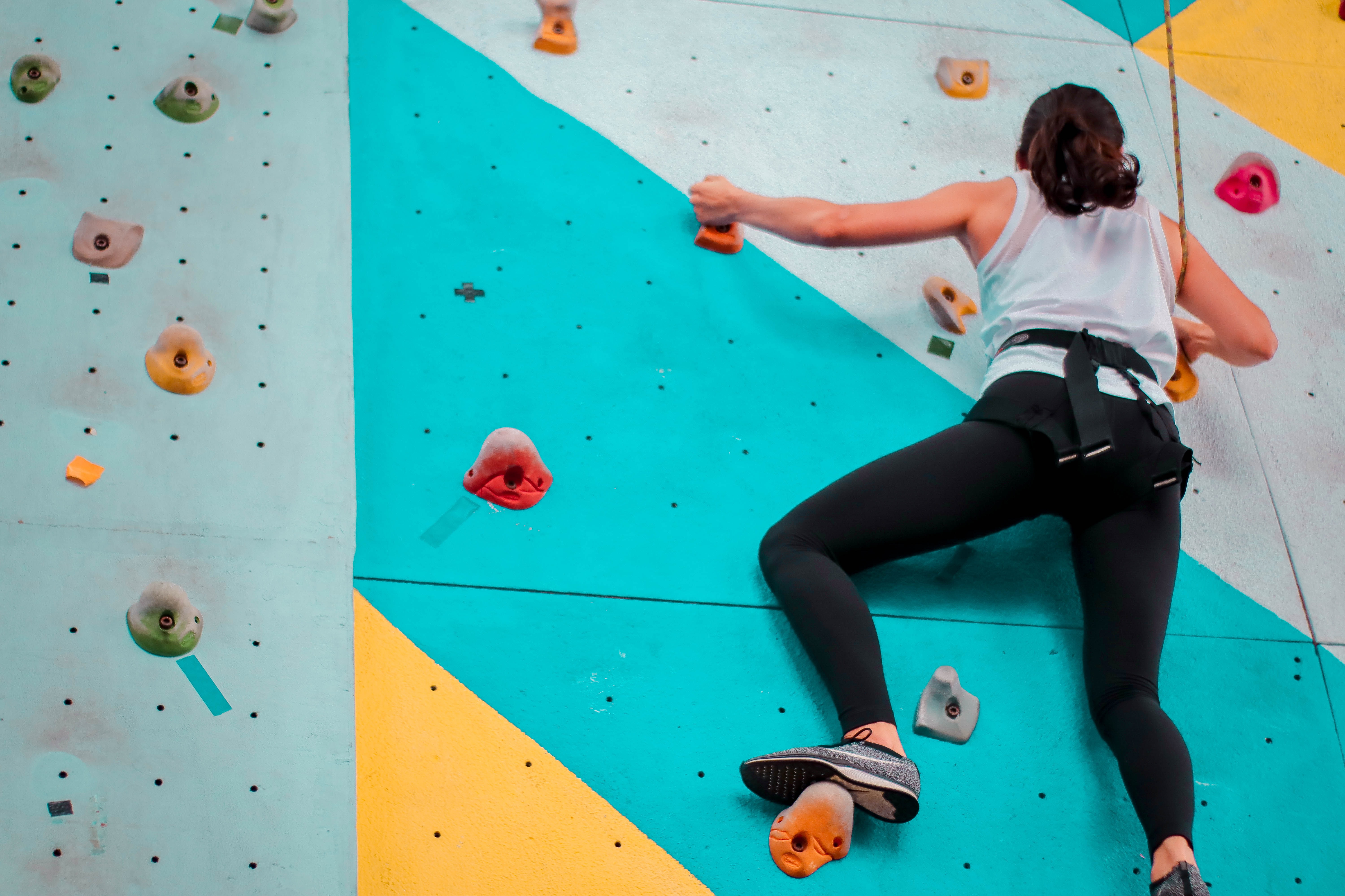 image climbing woman from unsplash